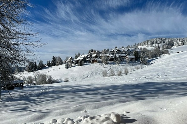 Blick in Richtung Dorf im Winter