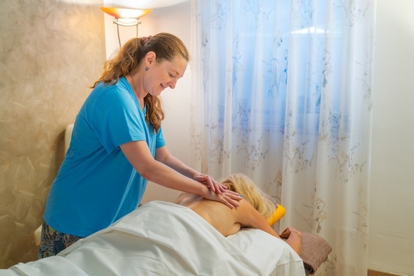 Wellnessanwendung im Hotel Rothfuss