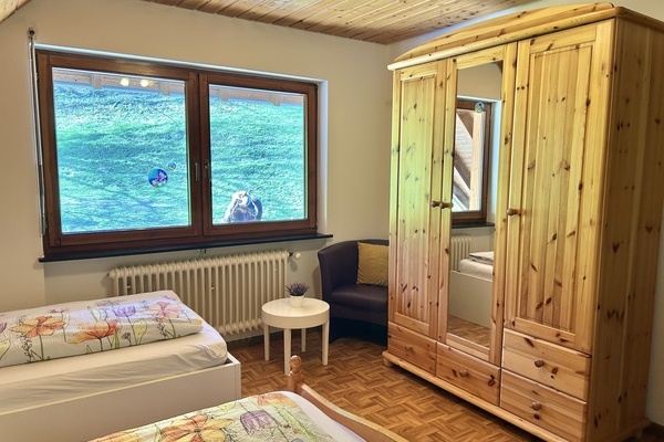 Lavendel Schlafzimmer mit bis zu 3 Betten