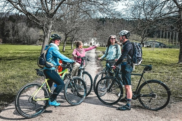 Der Brautzug der Marie Antoinette - Outdoor-Escape-Erlebnis mit dem Fahrrad durch das Dreisamtal Bildnachweis: Mit freundlicher Genehmigung von Berggeheimnis Der Brautzug der Marie Antoinette - Outdoor-Escape-Erlebnis mit dem Fahrrad durch das Dreisamtal Bildnachweis: Mit freundlicher Genehmigung von Berggeheimnis