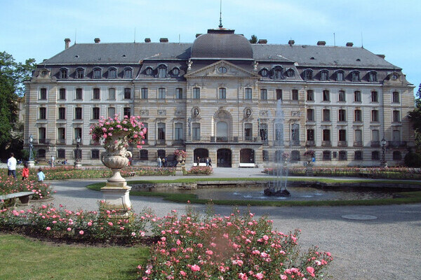Schloss Donaueschingen / Fürstlich Fürstenbergisches Schloss Copyright: (© TouristInformation Donaueschingen) Schloss Donaueschingen / Fürstlich Fürstenbergisches Schloss Copyright: (© TouristInformation Donaueschingen)